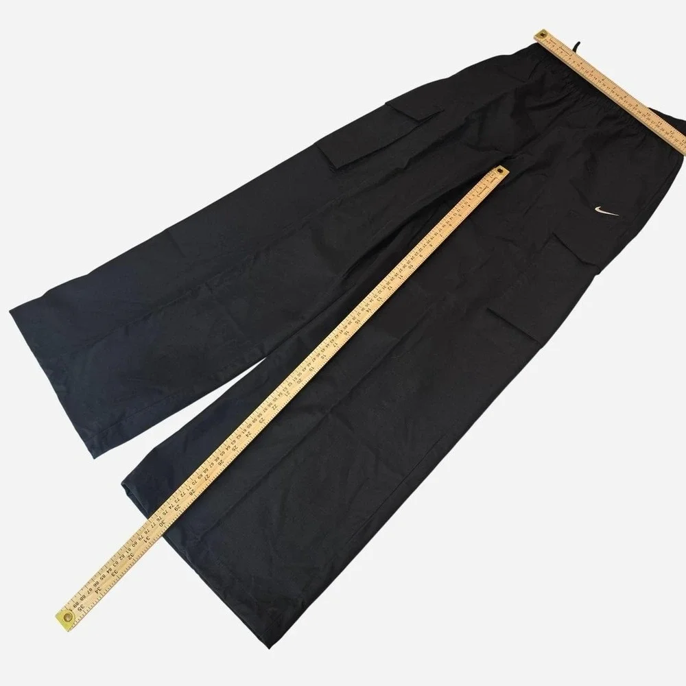 Nike Sporsqear Everything Wovens Mid-Rise Black Cargo Pants Womens - Small
